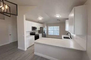 2798 Caitlin Ct, Melbourne, FL 32940 - Photo 3