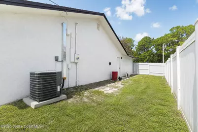 1137 Hill Avenue NW, Palm Bay, FL 32907 - Photo 37