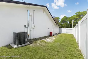 1137 Hill Ave NW, Palm Bay, FL 32907 - Photo 37