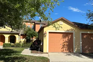 910 Luminary Cir, Melbourne, FL 32901 - Photo 3