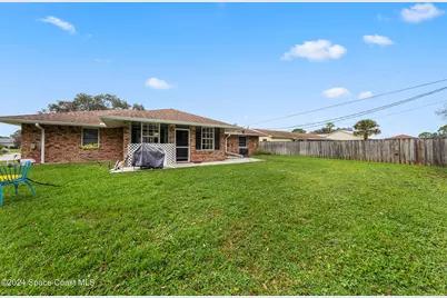 1005 Crazyhorse Avenue NW, Palm Bay, FL 32907 - Photo 31