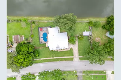 2582 Empire Avenue E, Melbourne, FL 32934 - Photo 35