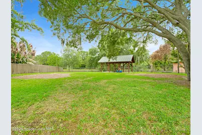 2582 Empire Avenue E, Melbourne, FL 32934 - Photo 33