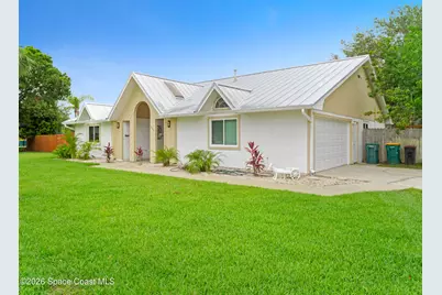 2582 Empire Avenue E, Melbourne, FL 32934 - Photo 3