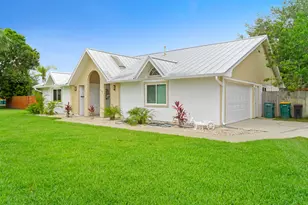 2582 Empire Ave E, Melbourne, FL 32934 - Photo 3