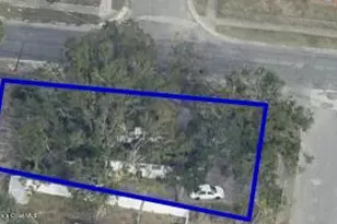 802 Wager Ave, Titusville, FL 32780 - Photo 3