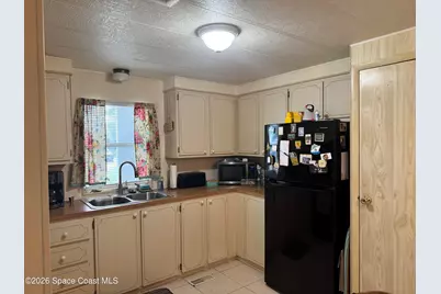 7590 Blackhawk Road, Micco, FL 32976 - Photo 15