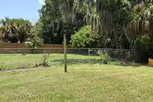 329 Pine Ave, Cocoa, FL 32922 - Photo 9