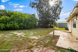 2054 Maid Marian Ln, Melbourne, FL 32935 - Photo 15