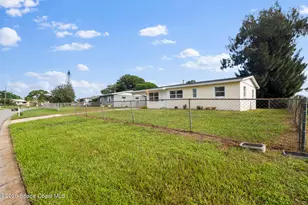 2054 Maid Marian Ln, Melbourne, FL 32935 - Photo 17