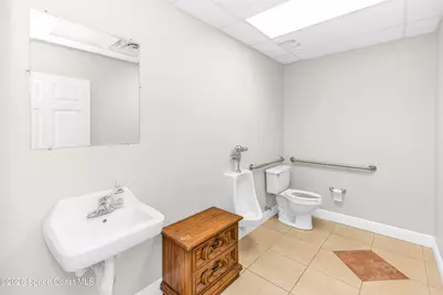 111 Cleveland Avenue, Cocoa Beach, FL 32931 - Photo 7