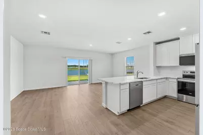 9732 Venetian Square, Vero Beach, FL 32966 - Photo 11