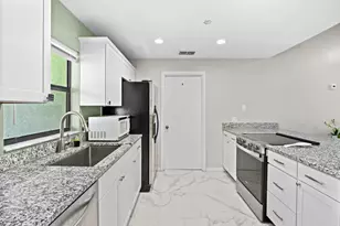 192 Cinnamon Bay Ln, Melbourne, FL 32901 - Photo 9