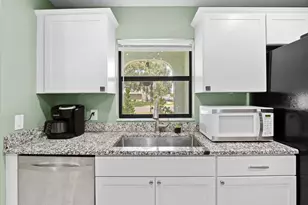 192 Cinnamon Bay Ln, Melbourne, FL 32901 - Photo 11