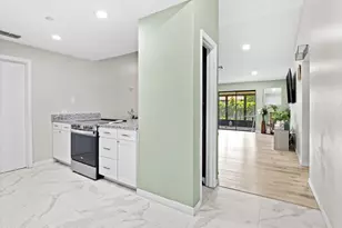 192 Cinnamon Bay Ln, Melbourne, FL 32901 - Photo 5