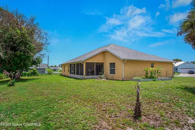 525 Justine Avenue NW, Palm Bay, FL 32907 - Photo 5