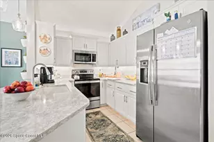 3895 Veranda Ct, Melbourne, FL 32901 - Photo 9