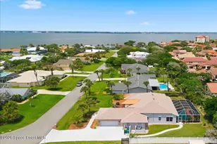 172 River Walk Dr, Melbourne Beach, FL 32951 - Photo 3
