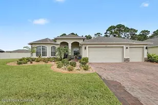 607 SE Gleneagles Dr SE, Palm Bay, FL 32909 - Photo 3
