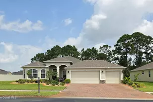 607 SE Gleneagles Dr SE, Palm Bay, FL 32909 - Photo 1