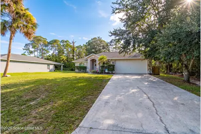 585 Sea Fury Avenue SW, Palm Bay, FL 32908 - Photo 3