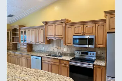 596 Lake Ashley Circle, Melbourne, FL 32904 - Photo 9