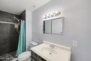 2292 Lakeview Dr, Melbourne, FL 32935 - Photo 9