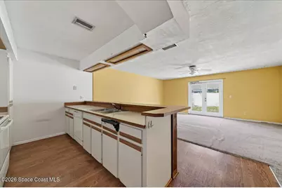 841 E 14th Avenue, New Smyrna Beach, FL 32169 - Photo 9