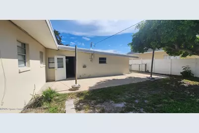 407 4th Street N, Cocoa Beach, FL 32931 - Photo 13