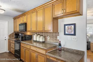 2504 Plantation Dr, Melbourne, FL 32901 - Photo 9