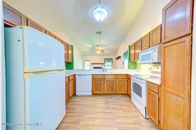 1607 Clover Circle, Melbourne, FL 32935 - Photo 11