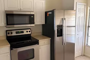 950 Luminary Cir, Melbourne, FL 32901 - Photo 3