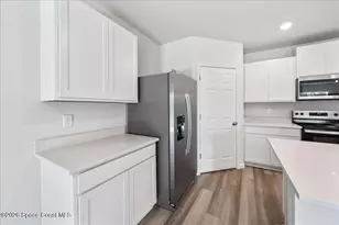 566 Rembrandt St SE, Palm Bay, FL 32909 - Photo 11