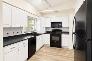 662 Castaways St NE, Palm Bay, FL 32907 - Photo 5