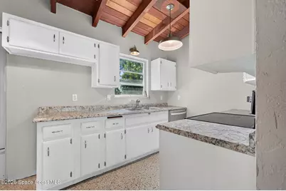 1041 S Brevard Avenue, Cocoa Beach, FL 32931 - Photo 11