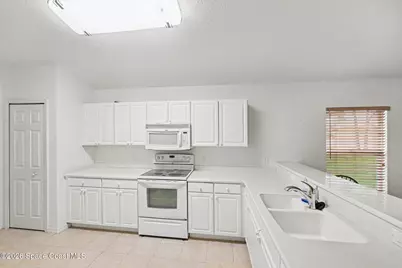 952 Tavernier Circle NE, Palm Bay, FL 32905 - Photo 11