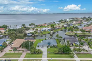 2318 N Riverside Dr, Indialantic, FL 32903 - Photo 3