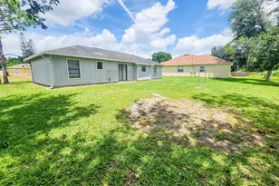 821 Hawaii Ave NW, Palm Bay, FL 32907 - Photo 23