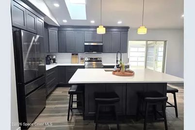 271 Mardi Gras Avenue NW, Palm Bay, FL 32907 - Photo 3