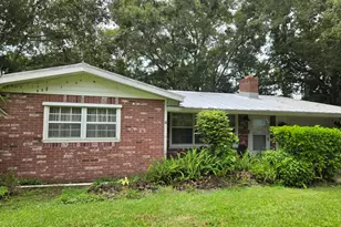 782 Dixie Terrace NW, Sebastian, FL 32958 - Photo 1