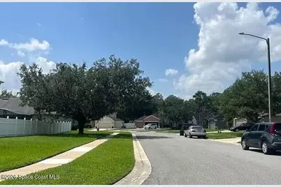 5781 Autumn Chase Circle, Sanford, FL 32771 - Photo 5