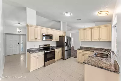 3657 Whisperwood Circle, Melbourne, FL 32901 - Photo 15