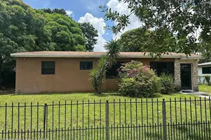 2810 NW 179th St, Miami Gardens, FL 33056 - Photo 1