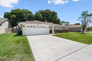 816 Hunters Creek Dr, West Melbourne, FL 32904 - Photo 3