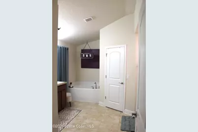 826 E Landmark Hills Drive E, Haines City, FL 33844 - Photo 11
