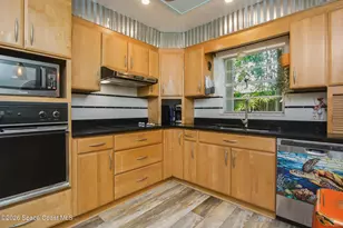2202 Hyde Pkwy, Melbourne, FL 32901 - Photo 15