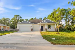 242 Heritage St SW, Palm Bay, FL 32908 - Photo 5
