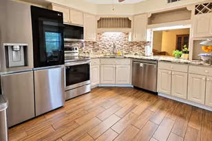 4880 Lake Waterford Way W, Melbourne, FL 32901 - Photo 3