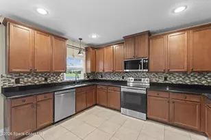641 Dillard Dr SE, Palm Bay, FL 32909 - Photo 11