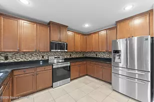 641 Dillard Dr SE, Palm Bay, FL 32909 - Photo 9
